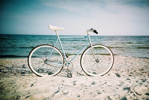 beach-bicycle-bike-blue-ocean-Favim.com-225093